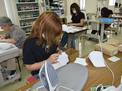 在宅高齢者に布マスク配布へ