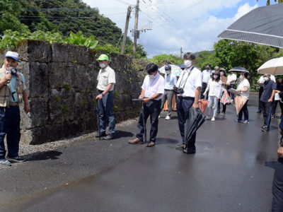 大和村教諭ら村内史跡巡り