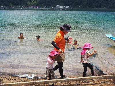 親子で地域の「伝統漁法」学ぶ
