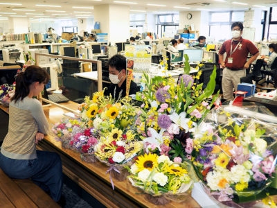 職員がフラワー発注