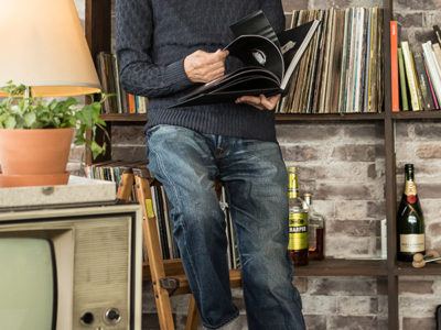 西郷輝彦さん葬儀　奄美出身者経営する斎場で見送られる