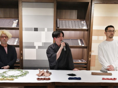 泥染めの可能性探る反物特別展示