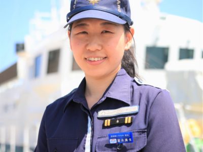 巡視艇「いそなみ」に女性船長