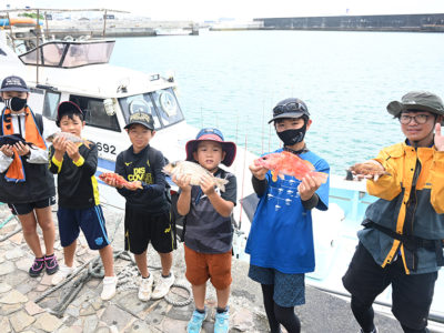 和泊町　子ども達が漁業体験