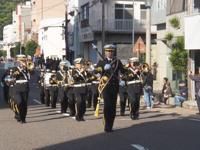 瀬戸内町で市中パレード
