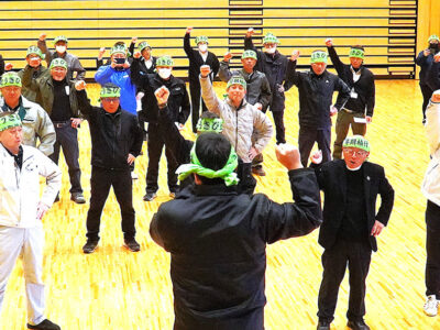 天城町　キビ春植え出発式