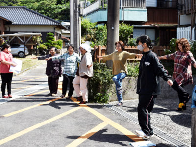 宇検村広報車　集落回って健康呼び掛け