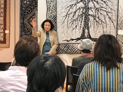 奄美でも指導する黒田さん、パッチワークキルト個展